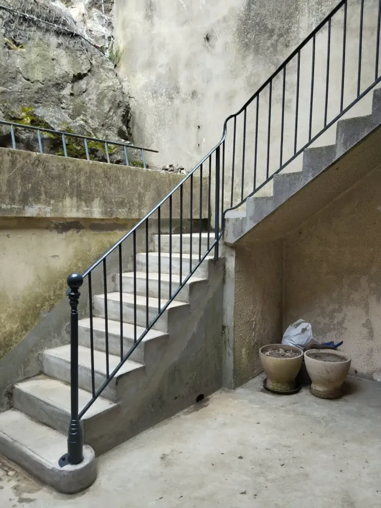 Escalier sur mesure à Estrablin